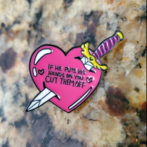 Jewelry - 💟🔪Girl power enamel pin